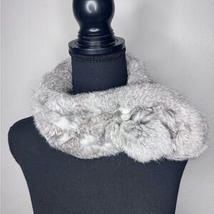 Women's Valerie Stevens Gray Rabbit Fur Pom Pom Scarf Wrap Italy